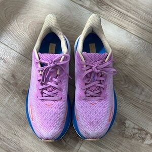 Hoka Clifton 9
